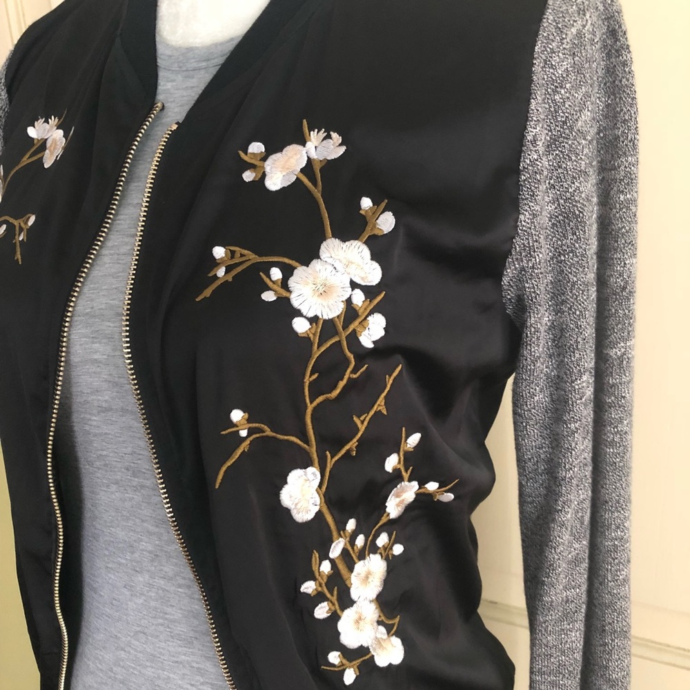 | BKE| Flower Sweater Jacket - Picture 2 of 4